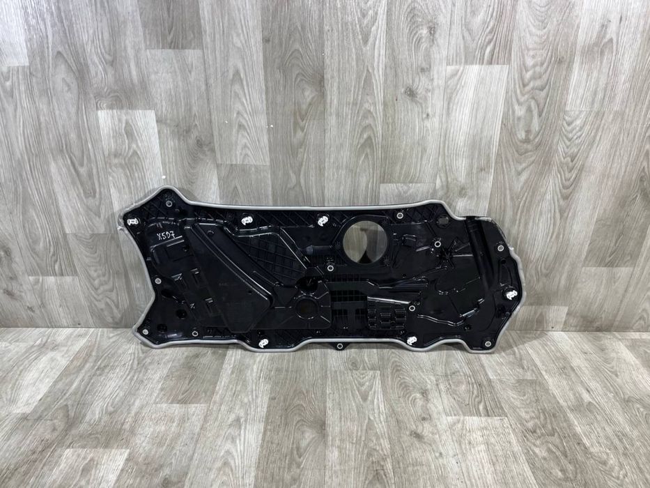 Дверь передняя правая BMW 8 G14 G15 / 2018 - 2024 г. \ Кронштейн двери