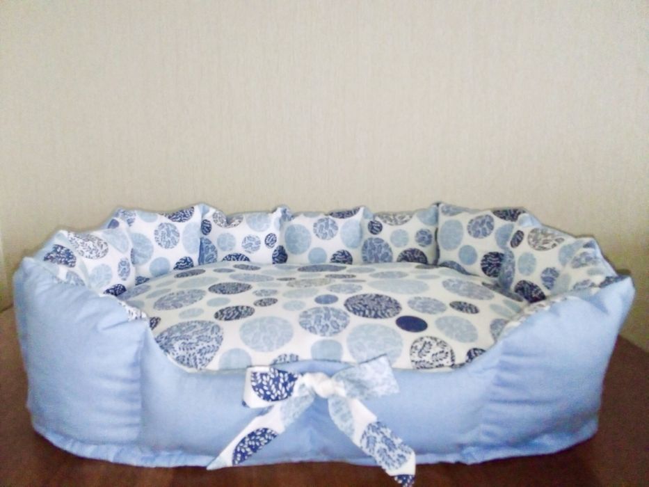 Лежаки для котів і собак