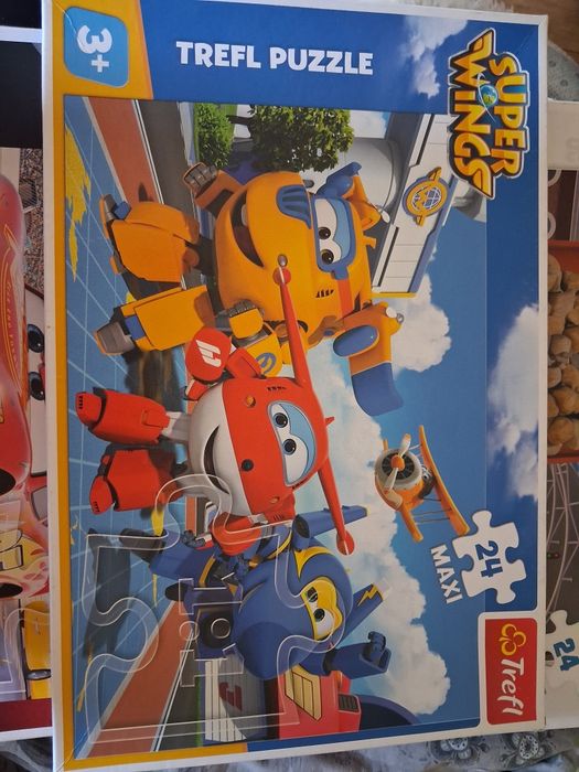 Puzzle trefl, oferta dotyczy całości.