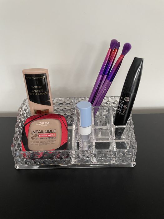 Organizer na kosmetyki jak nowy