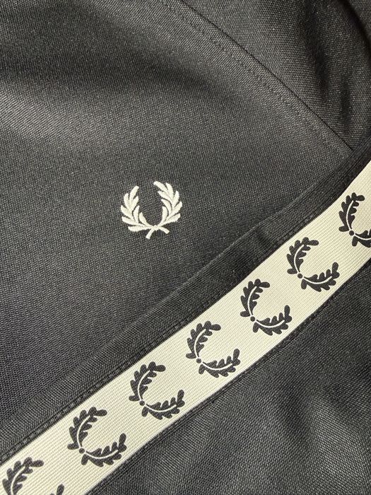 Zip hoodie Fred Perry на лампасах
