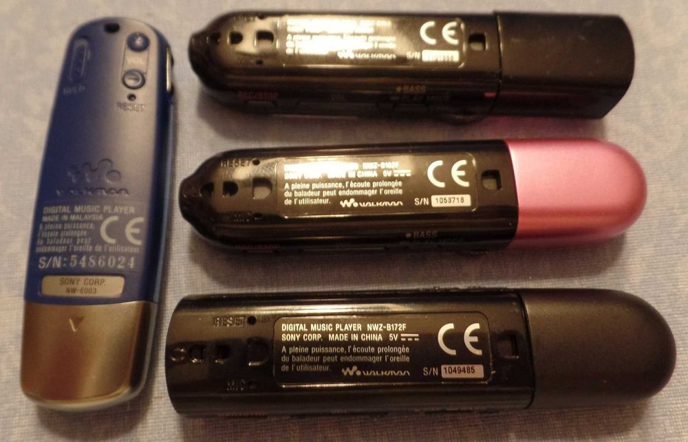 4 Leitores MP3 Sony Walkman – para peças ou reparação (Caixa Vermelha)