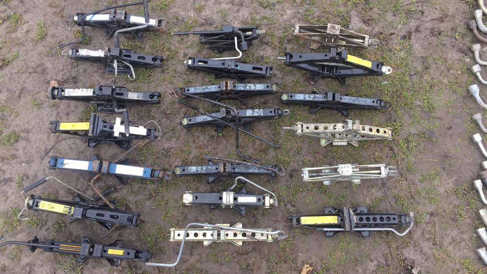 Домкраты автомобильные оригинальные