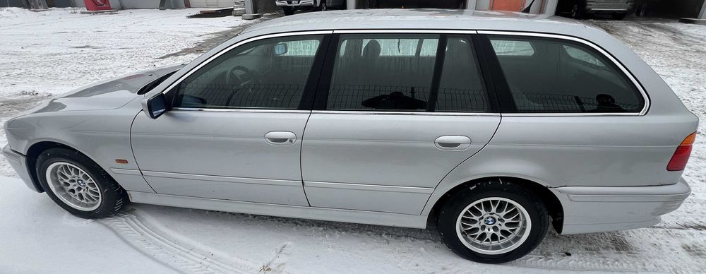 samochód BMW 520 (E39)