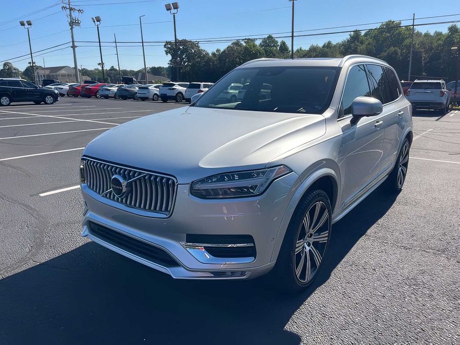 Volvo XC90      2022