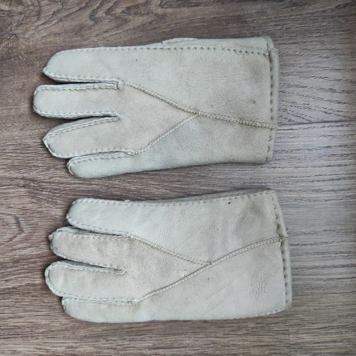 Теплі на овчині рукавички перчатки.