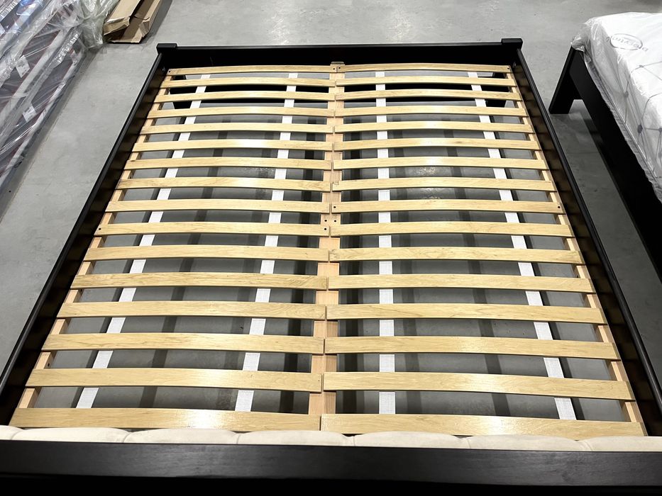 Ліжко дерев'яне двоспальне з матрацом, м'яка спинка, розмір 160х200