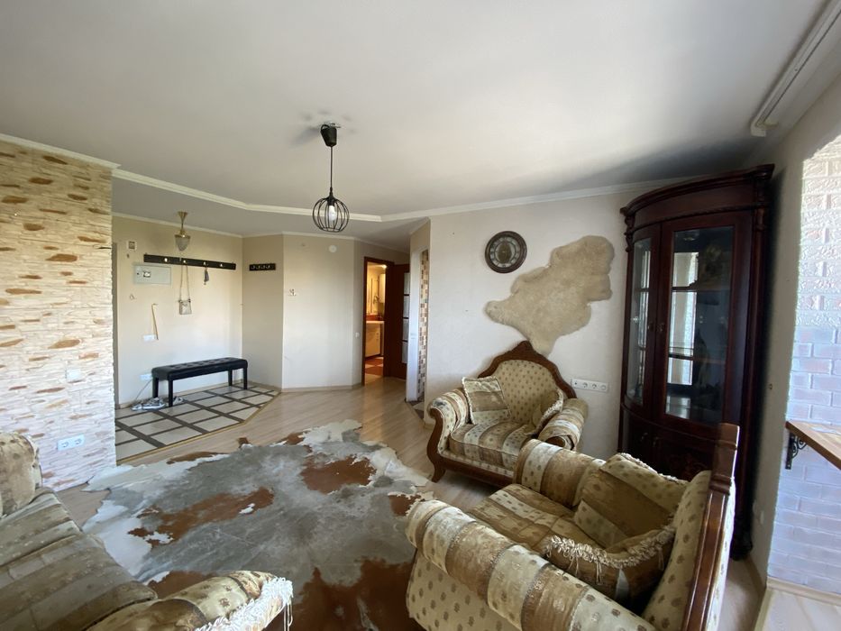 Продаю 2 кв. ул. Садовая - Пограничная , 73 кв.м.