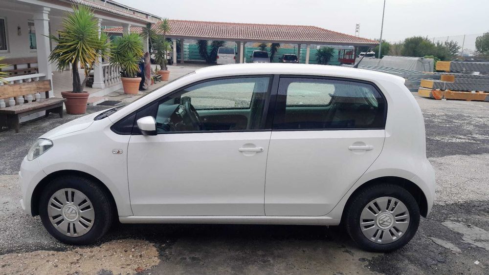 VW UP, 1.0 gasolina 2014