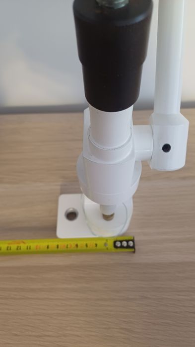 Maquina para furar tiras