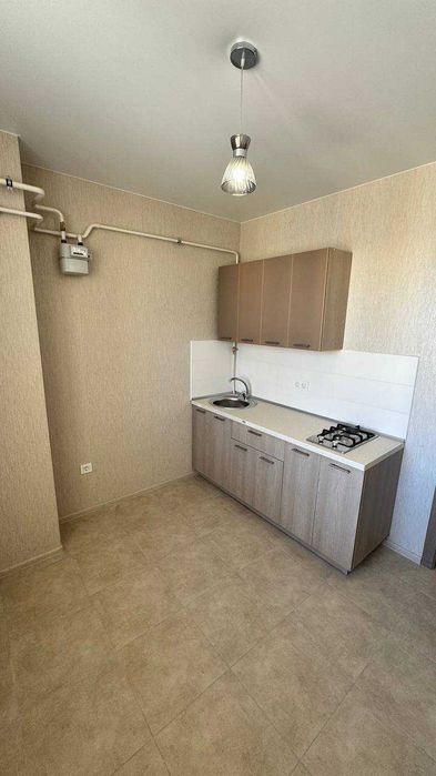 В продажу нова 1 квартира з ремонтом на середньому поверсі з гардеробною -  7 Небо, вул. Європейська