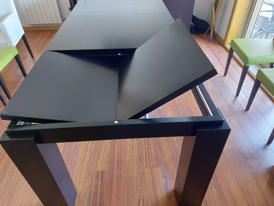 Mesa Refeições Extensível + 4 Cadeiras* - IMPECÁVEL