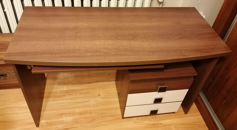 Biurko młodzieżowe