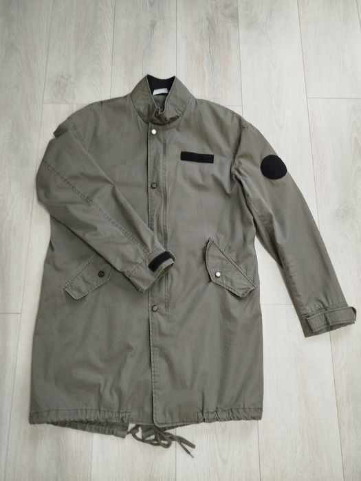 Оригінальний легкий плащ від Zara