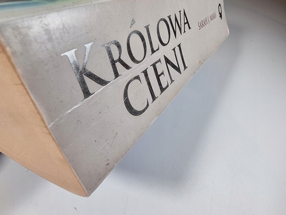 Królowa Cieni / Szklany Tron Tom 4 / Sarah J. Maas