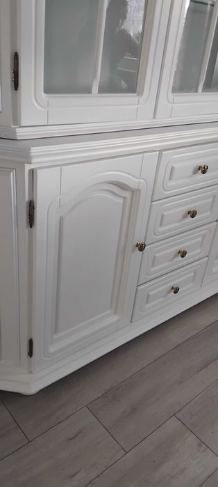 Kredens witryna drewniana, Ostatnia sztuka