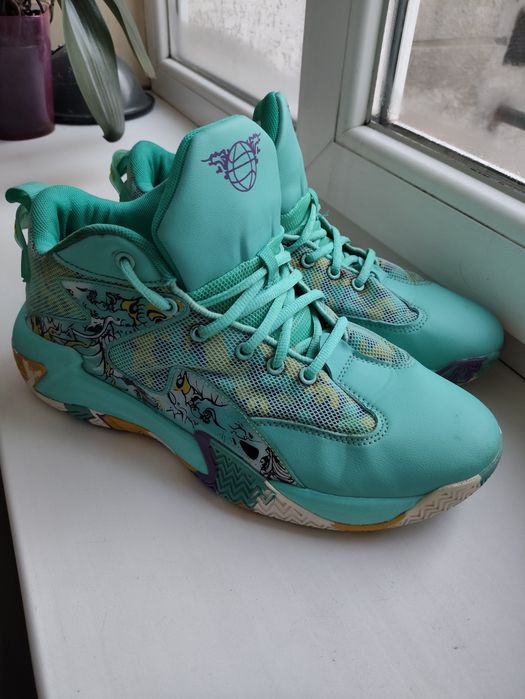 Кросівки баскетбольні