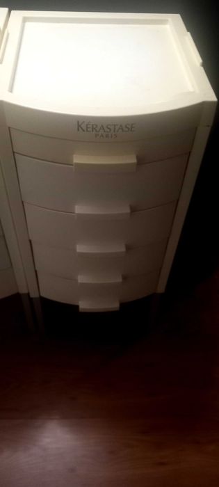 Vende se mobiario de cabeleireiro usado