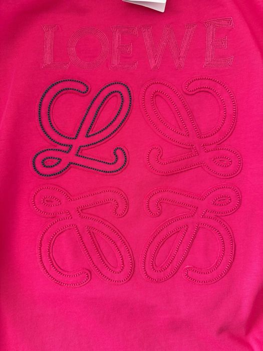 Яскрава футболка Loewe