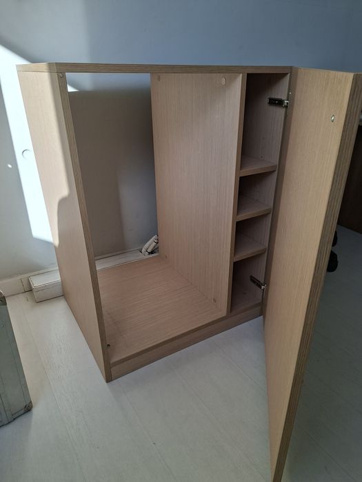 Armario para casa e escritório (pode ser utilizado com frigobar) usado  melamina carvalho