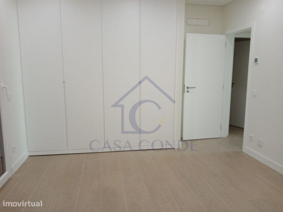 Moradia T4 Duplex com piscina, 180 m², acabamentos de luxo