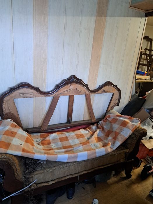 Kanapa  cudna do renowacji. Antyk