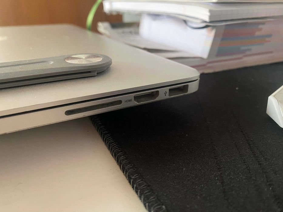MacBook Pro 15" 16GB RAM / 256GB SSD