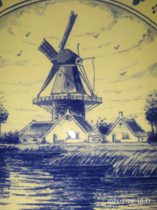 Тарілка від Delft на стіну