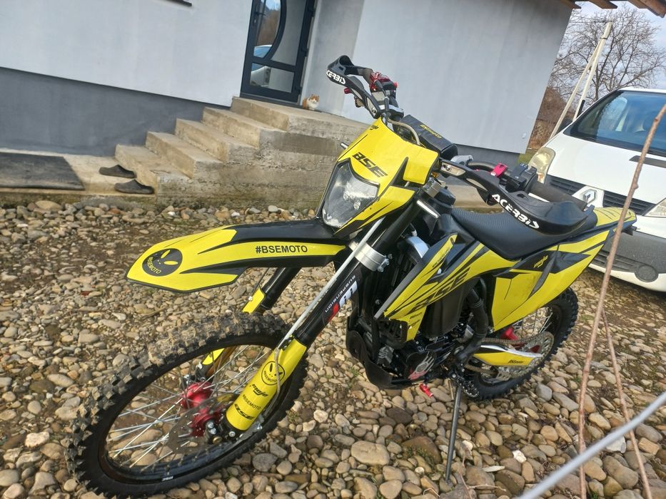 Продаю мотоцикл BSE X6 33 л.с