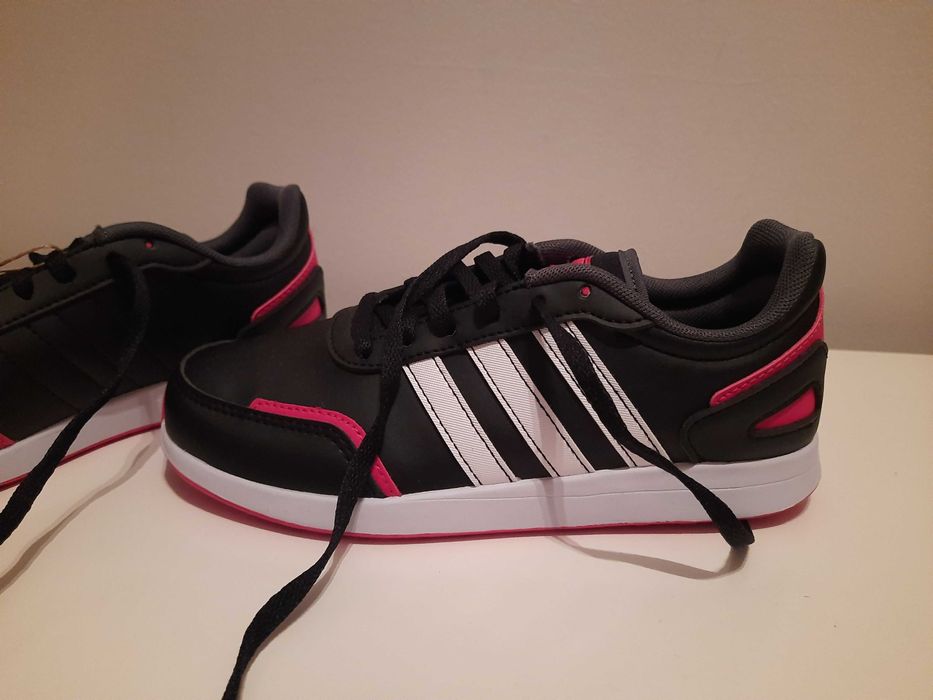 Ténis infantil tamanho 34 Adidas VS Switch 3 **NOVA**