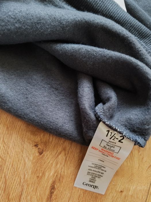 Nowy z metką, 2 częściowy ocieplany dres, dinozaury, rozmiar 92.George