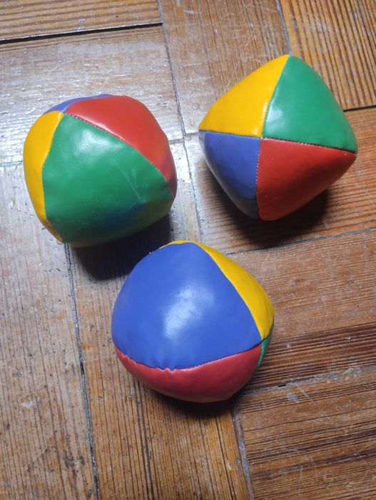 Juggling Balls64729831654914120
