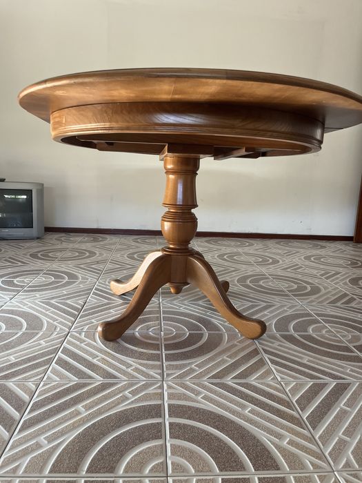 Mesa de jantar com cadeiras madeira