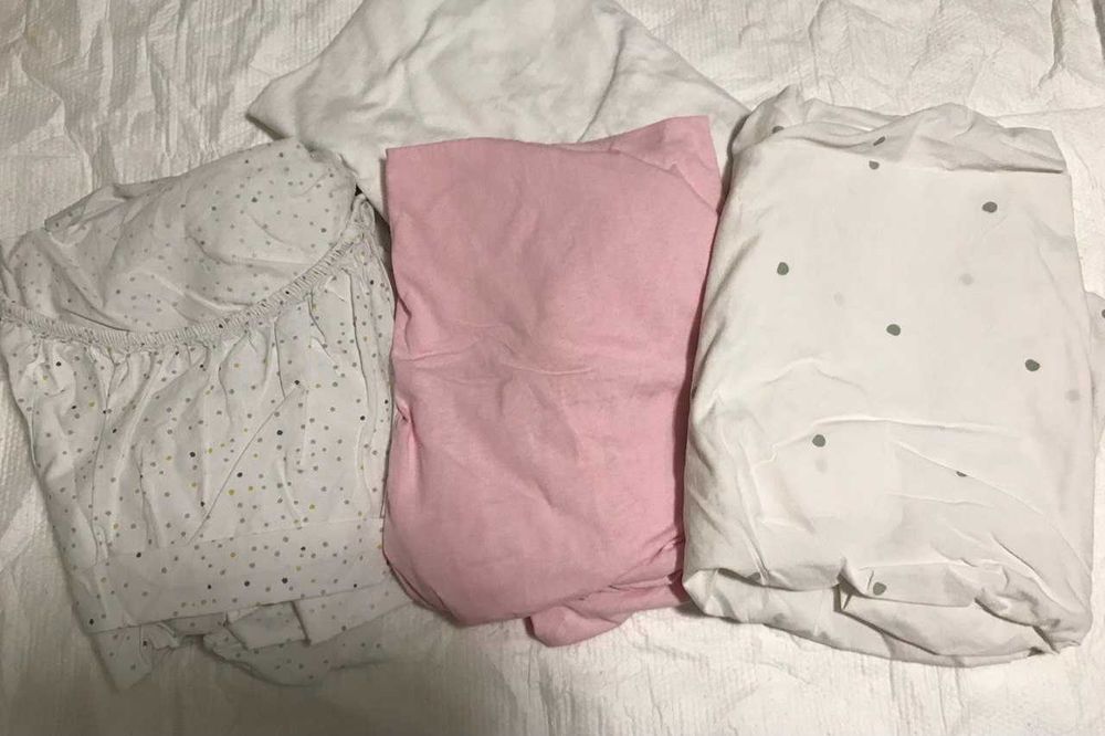 Сama de bebé IKEA branco 60x120, com colchão e acessórios completos