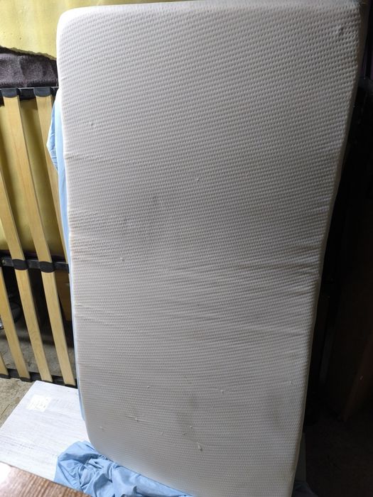 Materac łóżkowy 80x160x 8cm Stan dobry