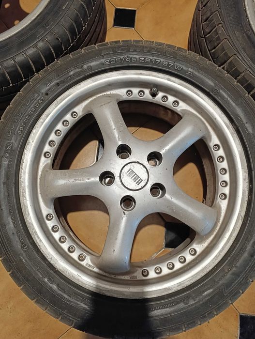 Vendo conjunto de 4 jantes R17 5x112 com pneus