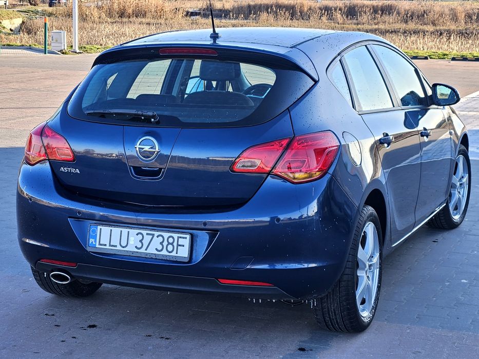 Opel Astra J 2011r. 1.4 Turbo 120km