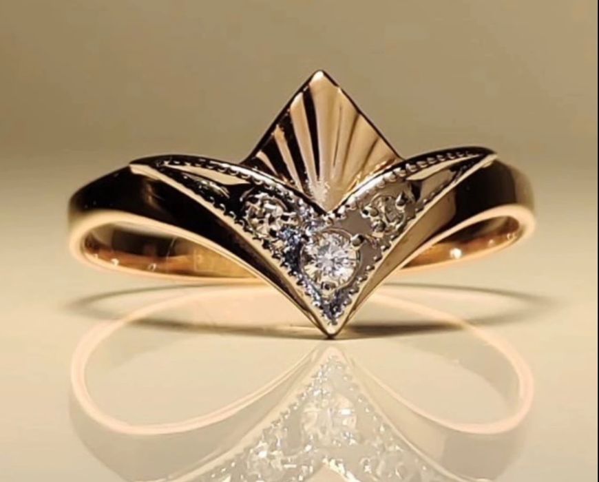 Золотое кольцо с бриллиантами ссср