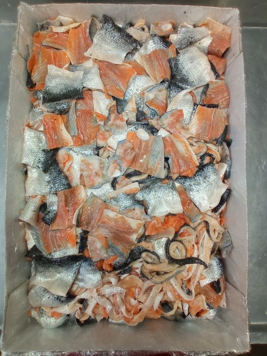 Корм для тварин,шкури лосося натуральний білок, вітаміни омега-3 білок