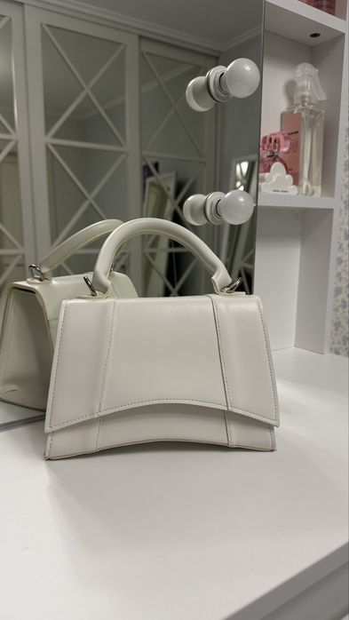 Біла жіноча сумка