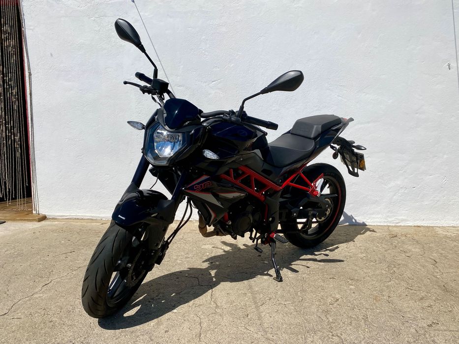 Benelli BN 125 – 2022 – 8.668 km – impecável