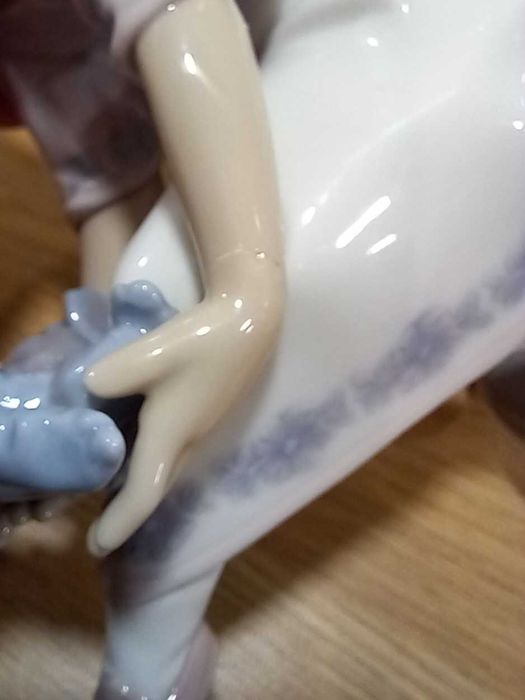 Фарфоровая статуэтка Лладро, дефект, читайте описание.