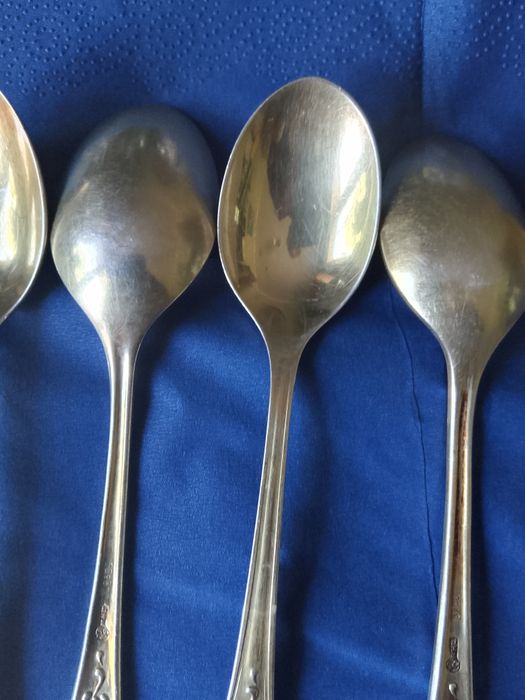 Dwa kpl łyżeczek 1956r złocone sygnowane