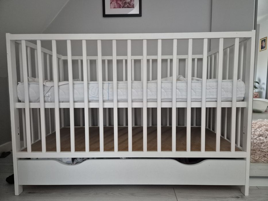 Łóżeczko niemowlęce z szuflada, materac 120x60