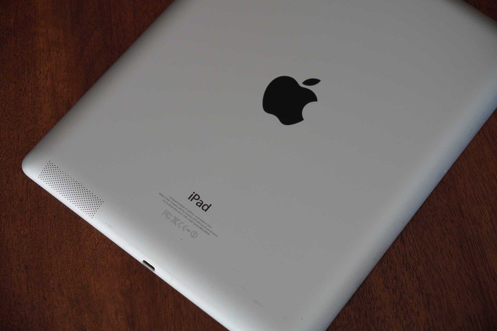 [COMO NOVO] iPad 4a Geração 32GB Wi-fi + Smart Cover + acessórios