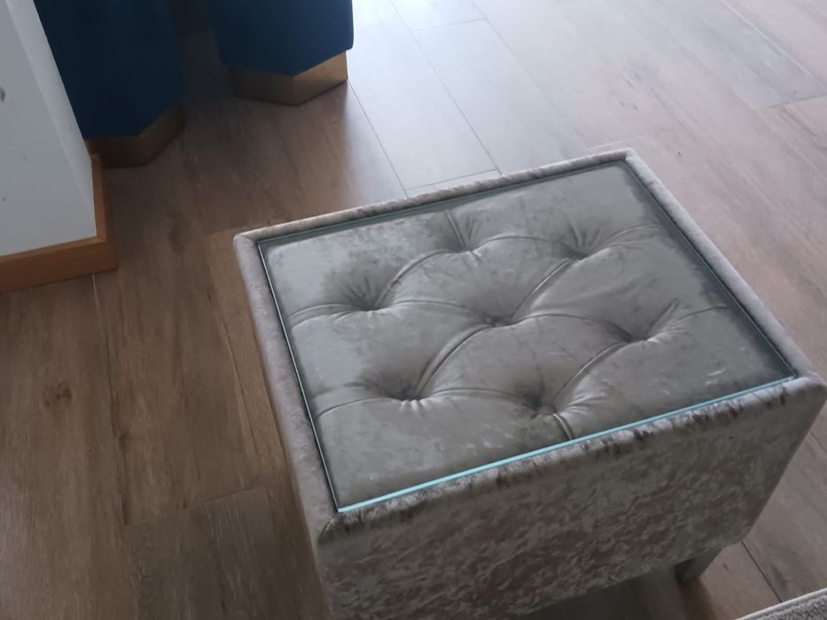 Mesa de  apoio veludo com vidro