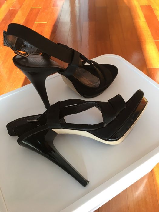 Sandália de salto alto cerimónia tecido preto acetinado nº35