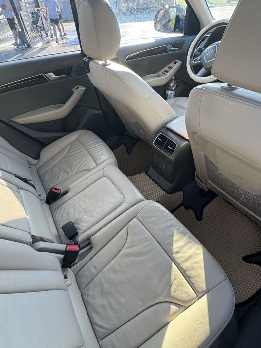 Продам Audi Q5 2010