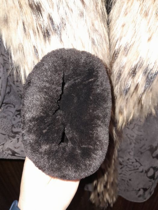 Натуральна дублянка з хутром єнота/ натуральня дубленка с мехом енота