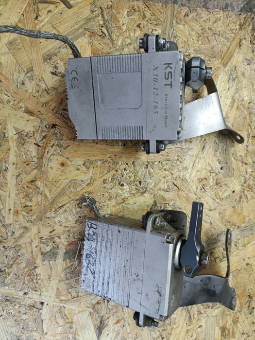 X160t. KST Brushless Motor X30-12-165.